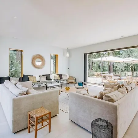 Sleeps 14 Pool Wifi